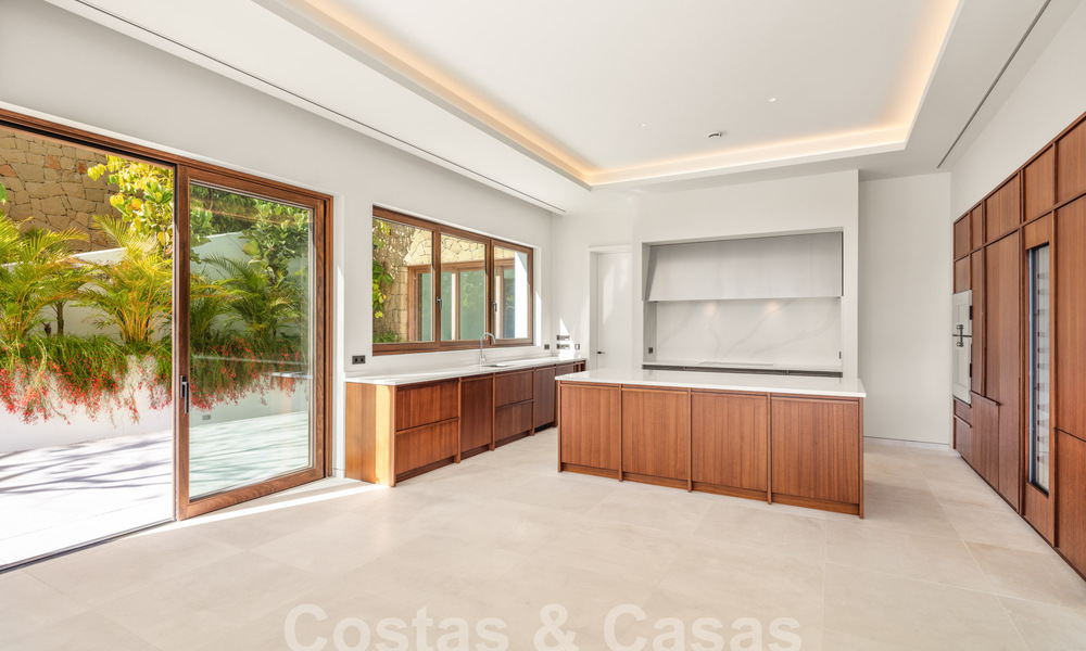 Nieuwe, high-end luxevilla, op de frontlinie van een eersteklas golfbaan aan de Costa del Sol 60227