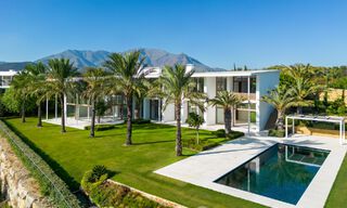 Nieuwe, high-end luxevilla, op de frontlinie van een eersteklas golfbaan aan de Costa del Sol 60228 