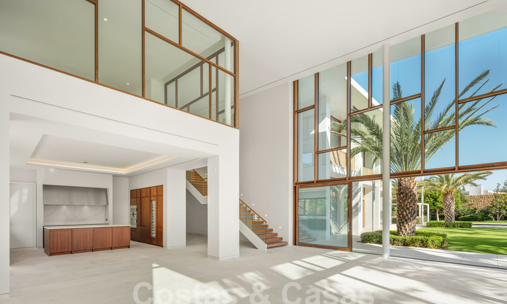 Nieuwe, high-end luxevilla, op de frontlinie van een eersteklas golfbaan aan de Costa del Sol 60230