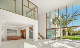 Nieuwe, high-end luxevilla, op de frontlinie van een eersteklas golfbaan aan de Costa del Sol 60230 