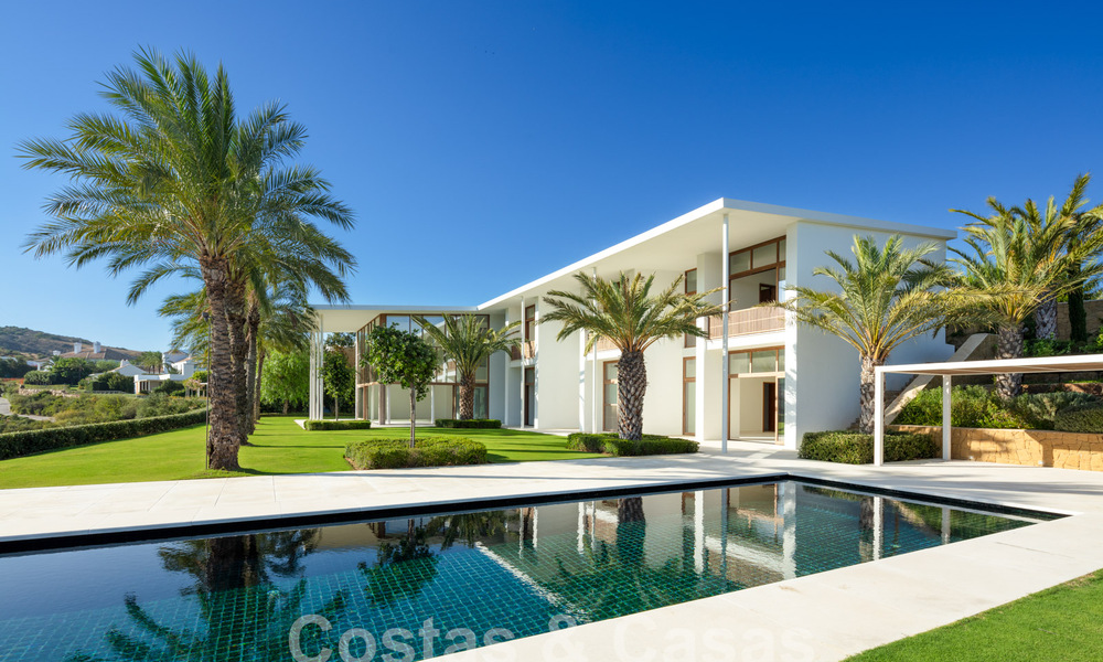 Nieuwe, high-end luxevilla, op de frontlinie van een eersteklas golfbaan aan de Costa del Sol 60238