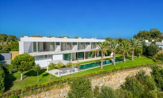 Majestueuze designervilla te koop, direct aan een 5-sterren golfbaan aan de Costa del Sol 60240 