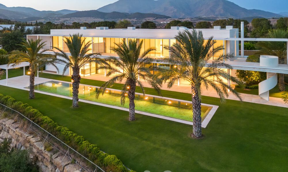 Majestueuze designervilla te koop, direct aan een 5-sterren golfbaan aan de Costa del Sol 60243