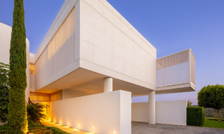 Majestueuze designervilla te koop, direct aan een 5-sterren golfbaan aan de Costa del Sol 60245 