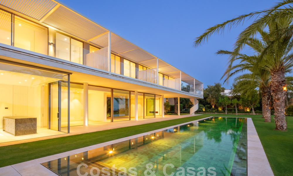 Majestueuze designervilla te koop, direct aan een 5-sterren golfbaan aan de Costa del Sol 60246