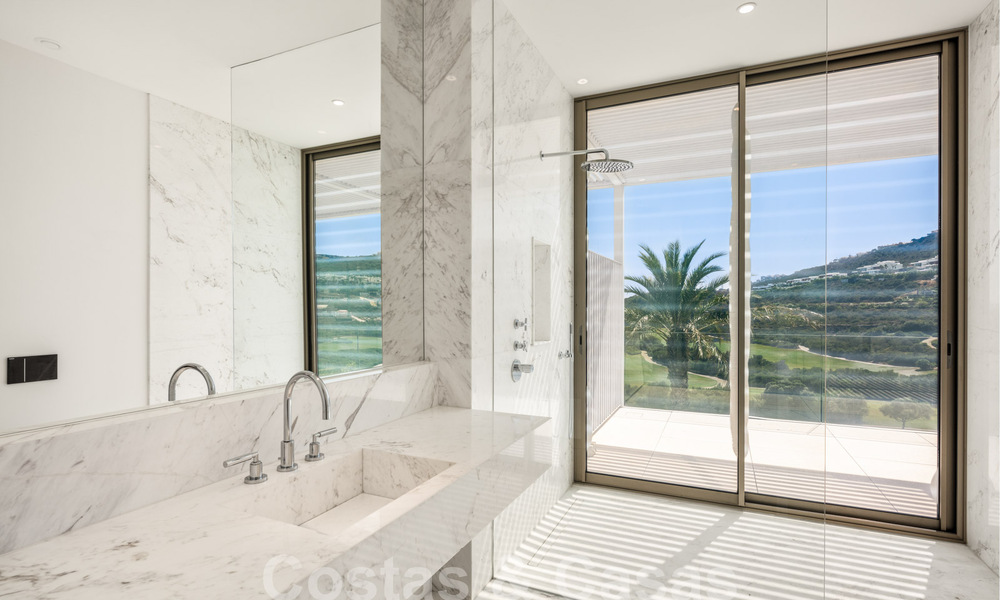 Majestueuze designervilla te koop, direct aan een 5-sterren golfbaan aan de Costa del Sol 60253