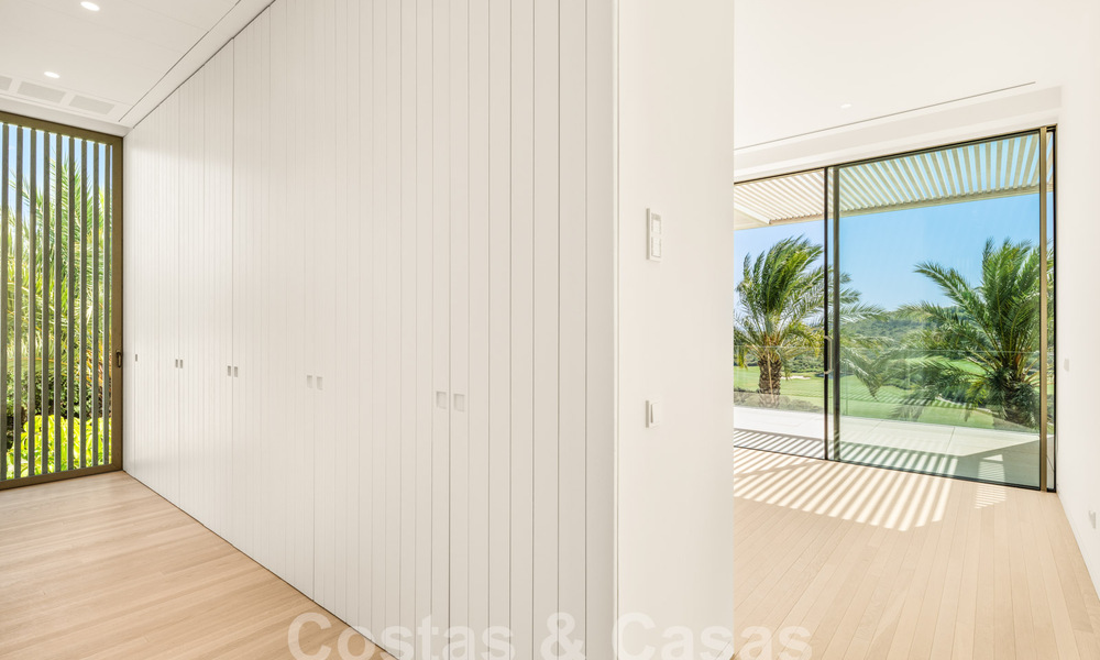Majestueuze designervilla te koop, direct aan een 5-sterren golfbaan aan de Costa del Sol 60255