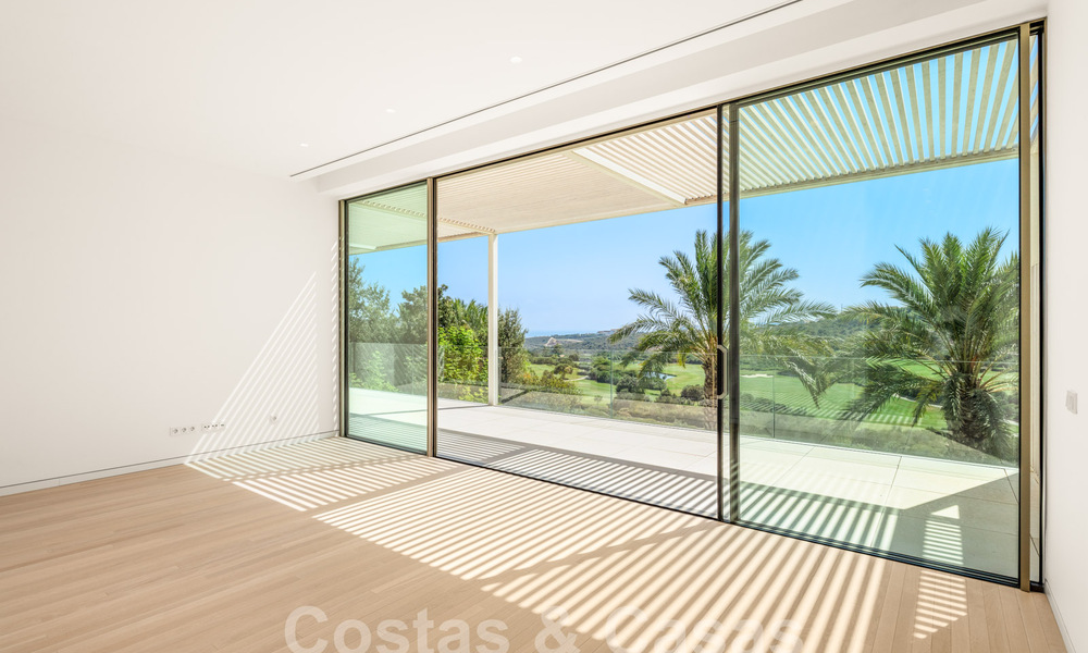 Majestueuze designervilla te koop, direct aan een 5-sterren golfbaan aan de Costa del Sol 60256