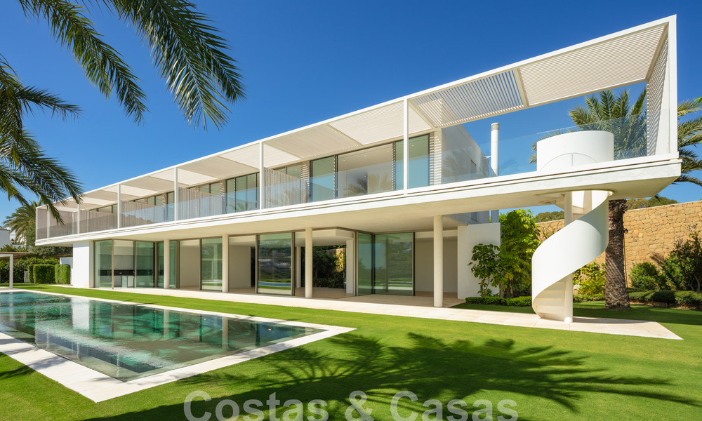 Majestueuze designervilla te koop, direct aan een 5-sterren golfbaan aan de Costa del Sol 60262