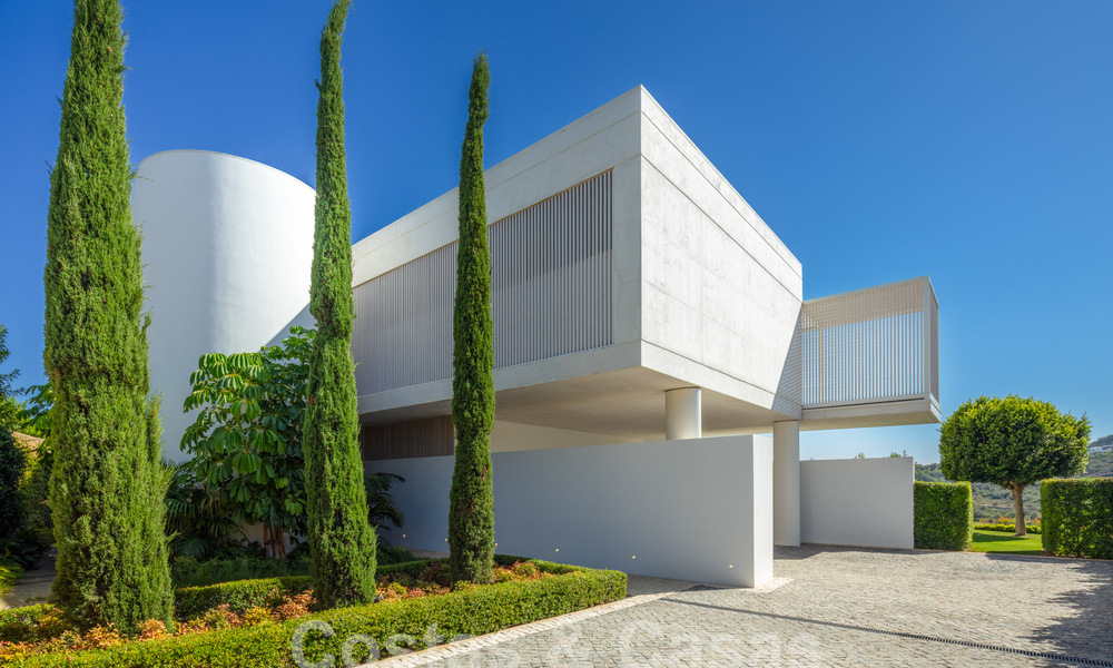 Majestueuze designervilla te koop, direct aan een 5-sterren golfbaan aan de Costa del Sol 60265