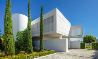 Majestueuze designervilla te koop, direct aan een 5-sterren golfbaan aan de Costa del Sol 60265 
