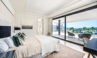 Geavanceerde luxevilla met strak design te koop in een gated community in Nueva Andalucia’s golfvallei in Marbella 60363 