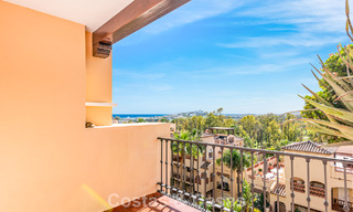 Ruim appartement te koop met zeezicht in een eerstelijns golfcomplex op de New Golden Mile, Marbella - Estepona 60376 