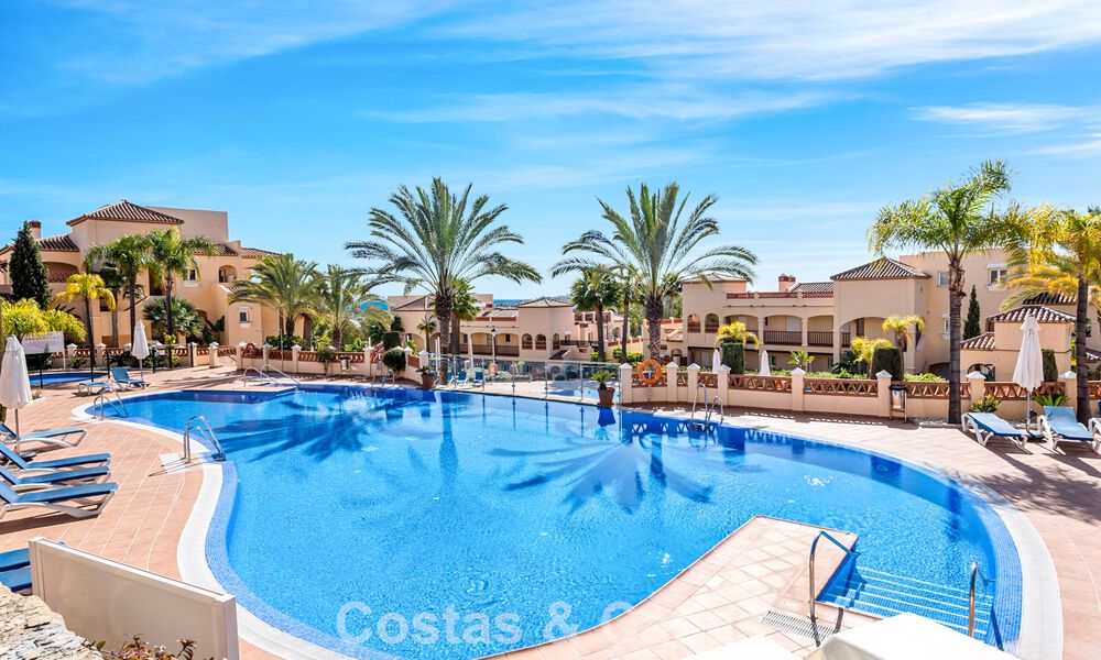 Ruim appartement te koop met zeezicht in een eerstelijns golfcomplex op de New Golden Mile, Marbella - Estepona 60379