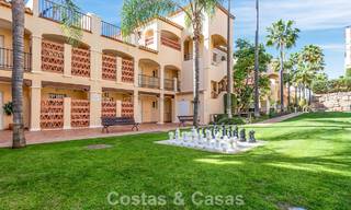 Ruim appartement te koop met zeezicht in een eerstelijns golfcomplex op de New Golden Mile, Marbella - Estepona 60388 