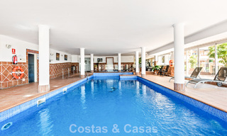 Ruim appartement te koop met zeezicht in een eerstelijns golfcomplex op de New Golden Mile, Marbella - Estepona 60390 