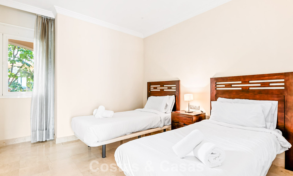 Ruim appartement te koop met zeezicht in een eerstelijns golfcomplex op de New Golden Mile, Marbella - Estepona 60393