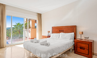 Ruim appartement te koop met zeezicht in een eerstelijns golfcomplex op de New Golden Mile, Marbella - Estepona 60397 