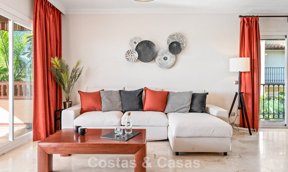 Ruim appartement te koop met zeezicht in een eerstelijns golfcomplex op de New Golden Mile, Marbella - Estepona 60405