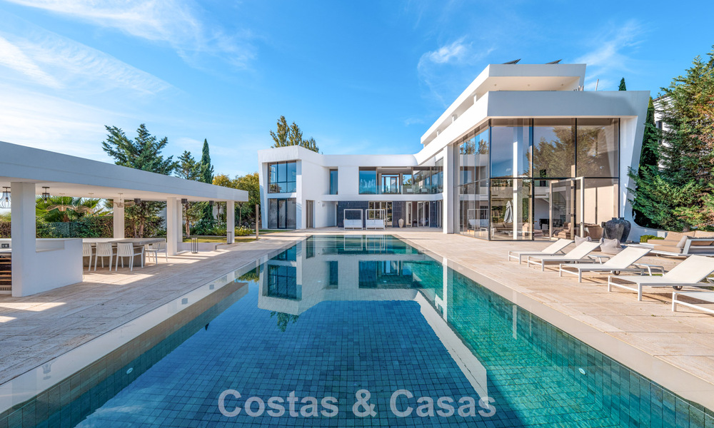 Contemporaine luxevilla te koop, eerstelijns 5-sterren golf in Marbella - Benahavis 60469