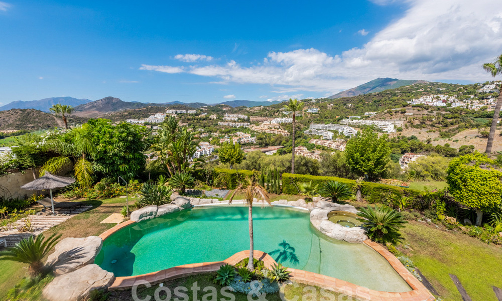 Luxevilla met Andalusische bouwstijl te koop in de heuvels van La Quinta, Benahavis - Marbella 60653