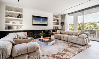 Modern gerenoveerde mediterrane villa met modieus interieurdesign te koop op loopafstand van Puerto Banus, Marbella 60721 