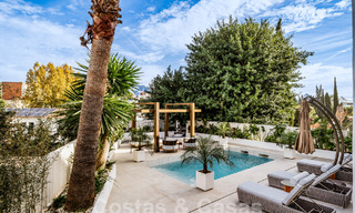 Modern gerenoveerde mediterrane villa met modieus interieurdesign te koop op loopafstand van Puerto Banus, Marbella 60726 