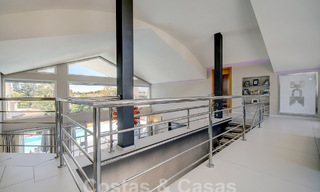Moderne luxevilla te koop uitkijkend op de golfbaan in Nueva Andalucia, Marbella 60794 