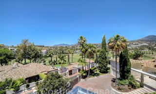 Moderne luxevilla te koop uitkijkend op de golfbaan in Nueva Andalucia, Marbella 60796 