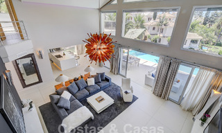 Moderne luxevilla te koop uitkijkend op de golfbaan in Nueva Andalucia, Marbella 60798 