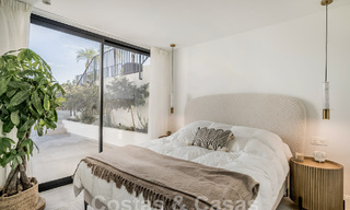 Luxevilla te koop met modern-Mediterraan ontwerp en zeezicht in Nueva Andalucia, Marbella 60976 