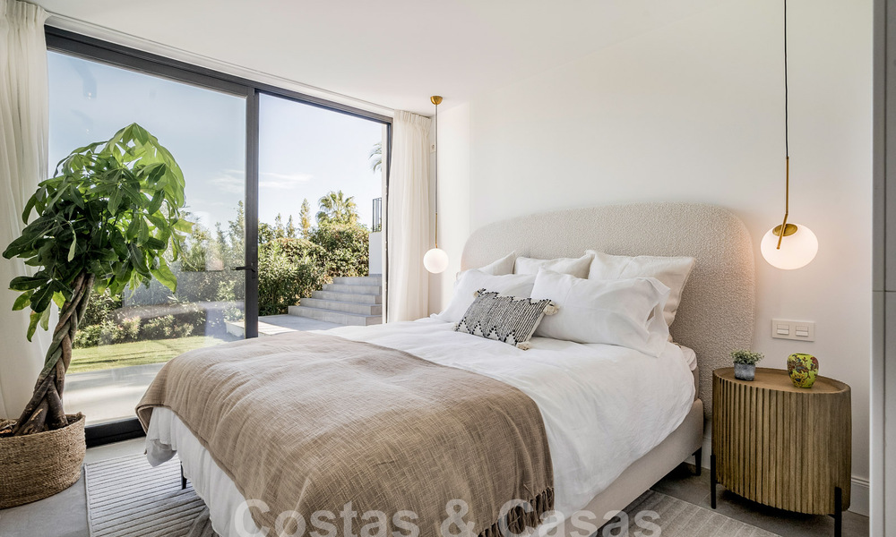 Luxevilla te koop met modern-Mediterraan ontwerp en zeezicht in Nueva Andalucia, Marbella 60980