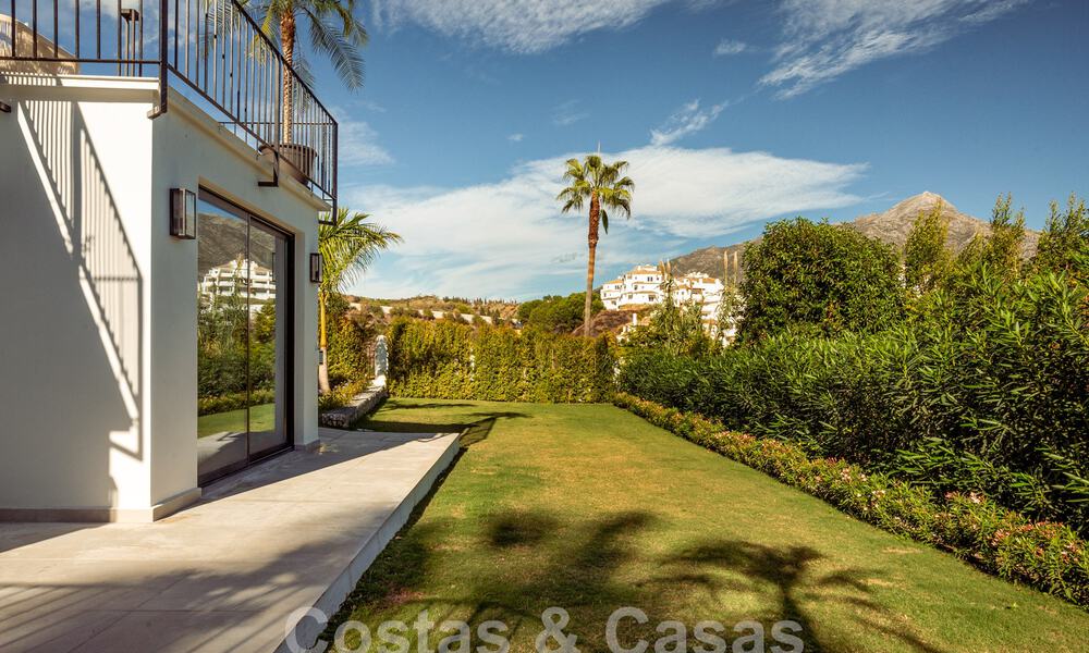 Luxevilla te koop met modern-Mediterraan ontwerp en zeezicht in Nueva Andalucia, Marbella 60984