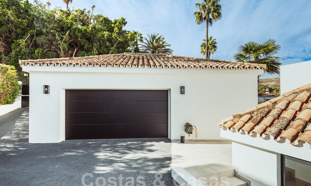 Luxevilla te koop met modern-Mediterraan ontwerp en zeezicht in Nueva Andalucia, Marbella 60999