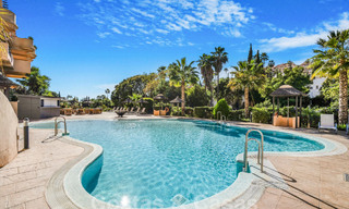Ruim, luxe penthouse te koop met zeezicht en in een 5-sterren complex in Nueva Andalucia, Marbella 60872 