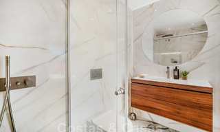 Ruim, luxe penthouse te koop met zeezicht en in een 5-sterren complex in Nueva Andalucia, Marbella 60877 