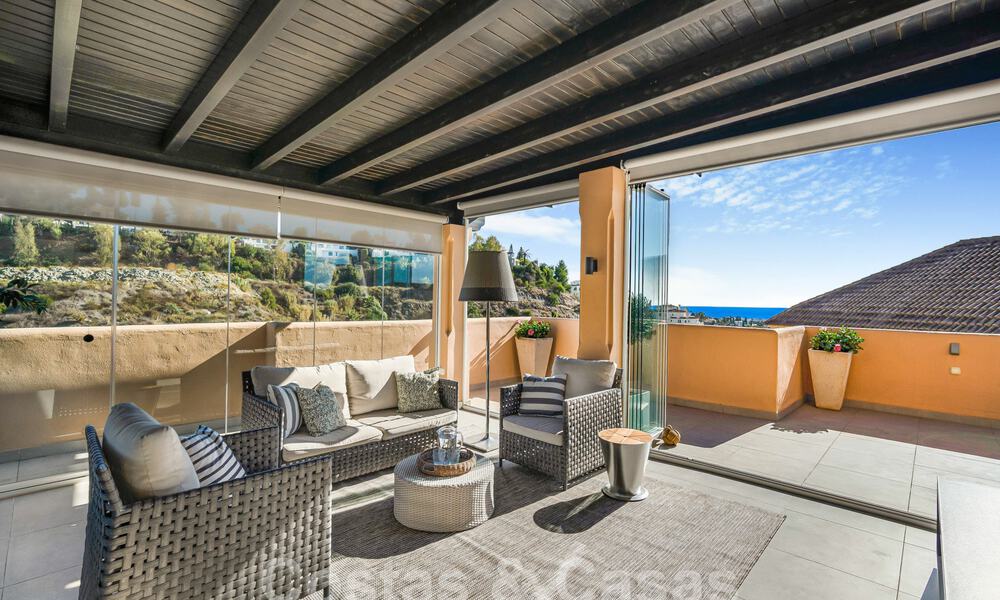 Ruim, luxe penthouse te koop met zeezicht en in een 5-sterren complex in Nueva Andalucia, Marbella 60879