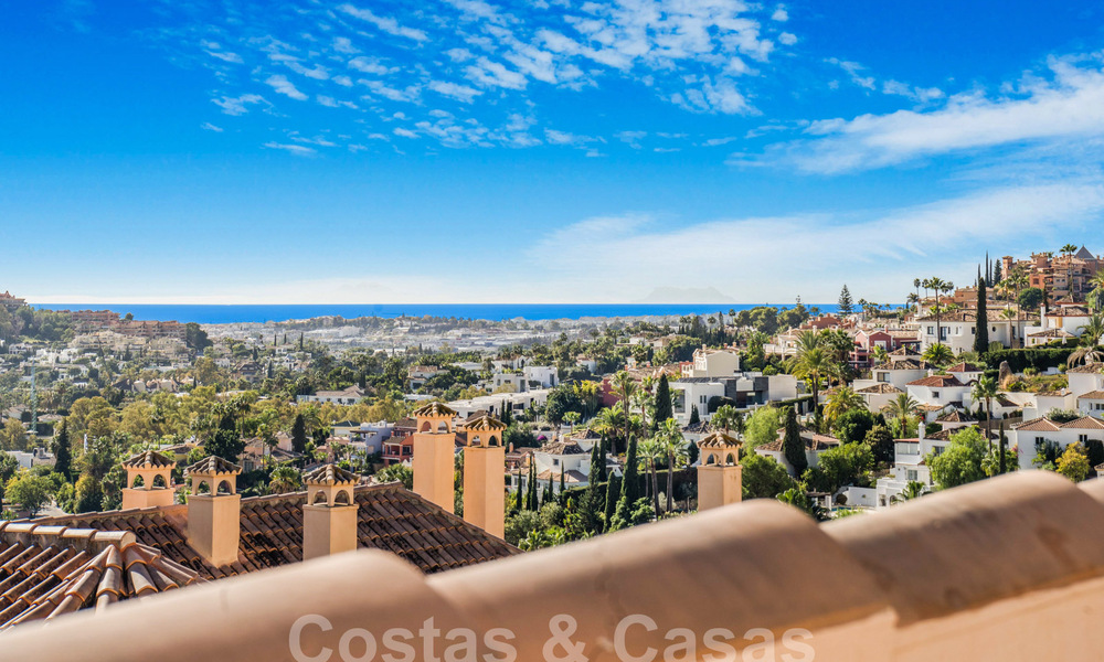 Ruim, luxe penthouse te koop met zeezicht en in een 5-sterren complex in Nueva Andalucia, Marbella 60900