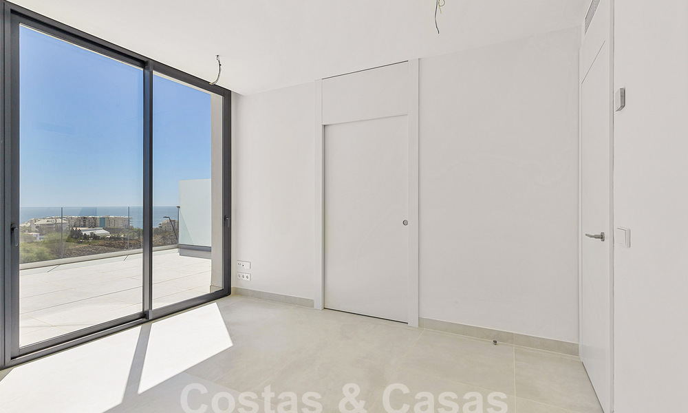 Modern penthouse met zeezicht en privézwembad te koop i/e innovatief lifestyle-complex in Benalmadena, Costa del Sol 60904