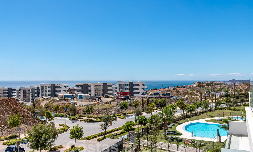 Modern penthouse met zeezicht en privézwembad te koop i/e innovatief lifestyle-complex in Benalmadena, Costa del Sol 60923