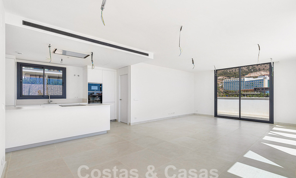 Modern penthouse met zeezicht en privézwembad te koop i/e innovatief lifestyle-complex in Benalmadena, Costa del Sol 60926