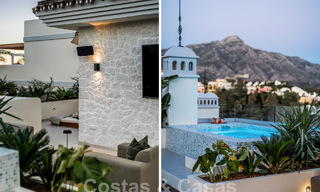 Kwalitatief gerenoveerd penthouse te koop met uitnodigend terras en zeezicht in Nueva Andalucia, Marbella 61139 