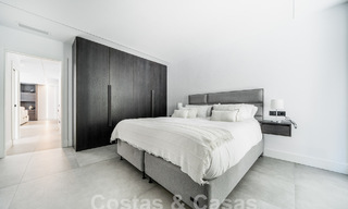 Modern gerenoveerd appartement te koop in een centraal gelegen, gated complex in Nueva Andalucia, Marbella 61182 