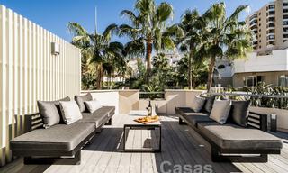 Modern gerenoveerd appartement te koop in een centraal gelegen, gated complex in Nueva Andalucia, Marbella 61192 