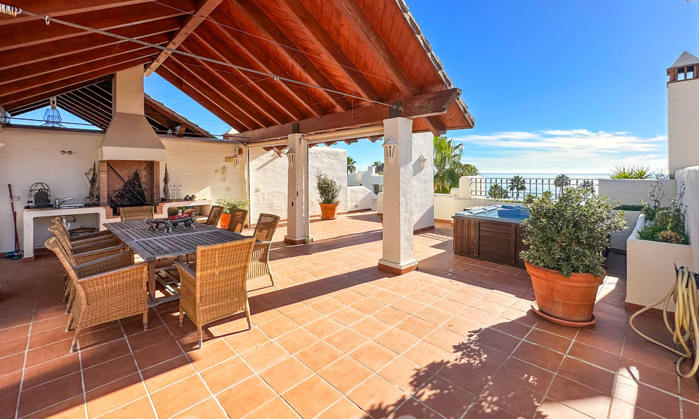 Ruim penthouse te koop in een gated strandcomplex met onverstoord zeezicht op de New Golden Mile, Marbella - Estepona 61430