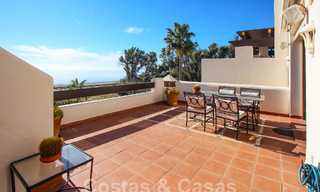 Ruim penthouse te koop in een gated strandcomplex met onverstoord zeezicht op de New Golden Mile, Marbella - Estepona 61432 
