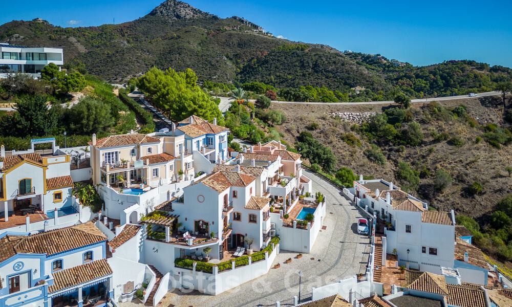 Charmant, Andalusisch, halfvrijstaand huis met zeezicht te koop in de heuvels van Marbella - Benahavis 61890