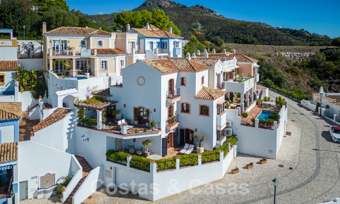Charmant, Andalusisch, halfvrijstaand huis met zeezicht te koop in de heuvels van Marbella - Benahavis 61891