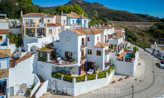 Charmant, Andalusisch, halfvrijstaand huis met zeezicht te koop in de heuvels van Marbella - Benahavis 61891 