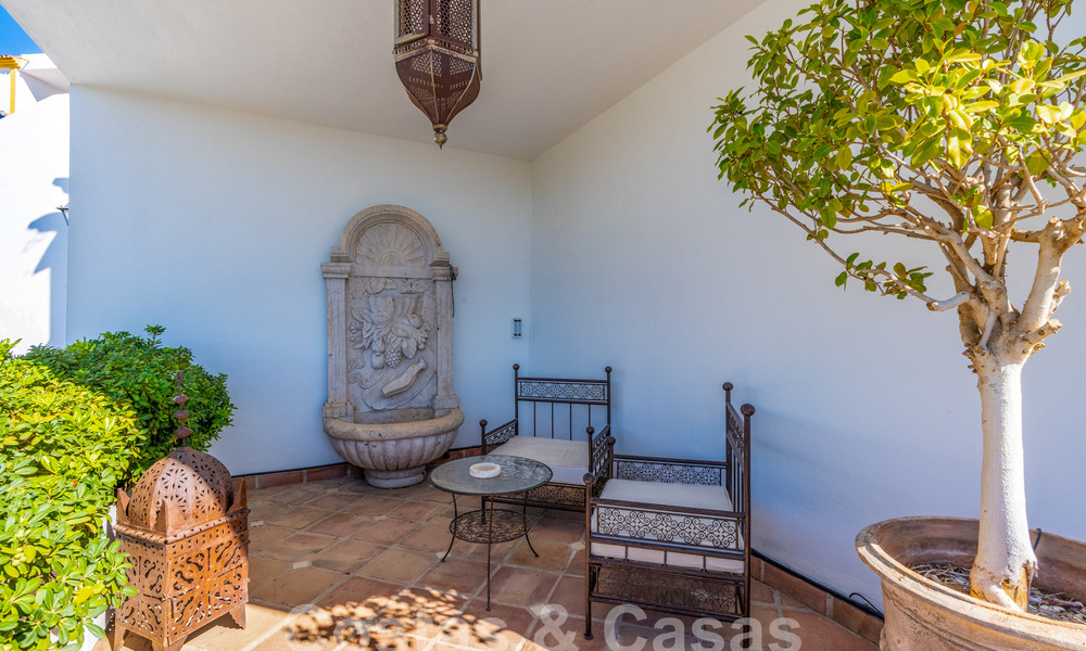 Charmant, Andalusisch, halfvrijstaand huis met zeezicht te koop in de heuvels van Marbella - Benahavis 61922